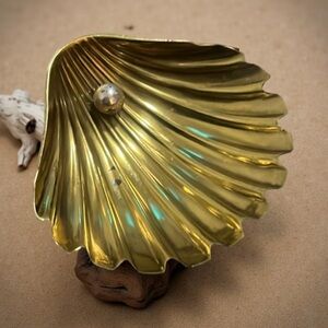 Vintage Artisan Golden Bronze Claim Shell Trinket Jewelry Dish Decor